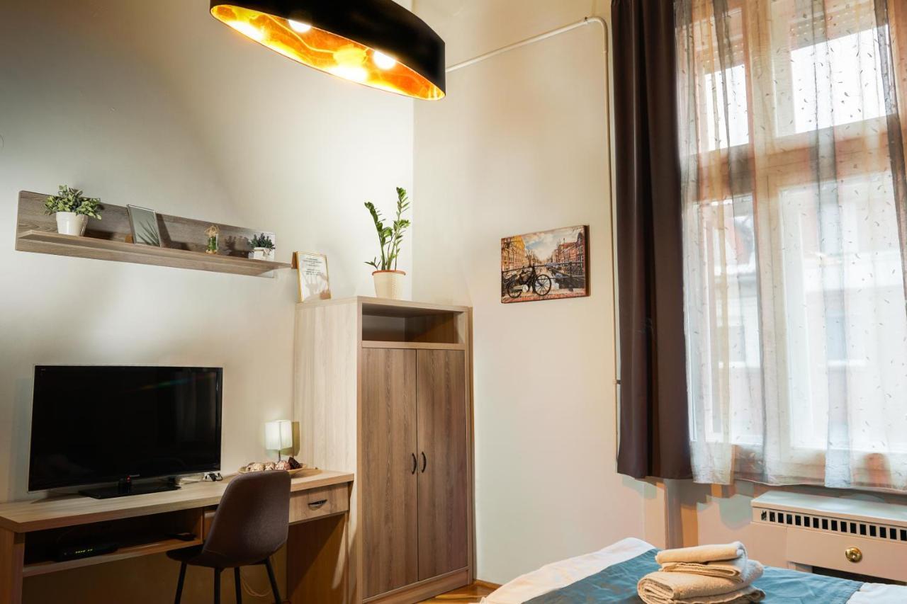 Pásti Centrál apartment. Debrecen Esterno foto