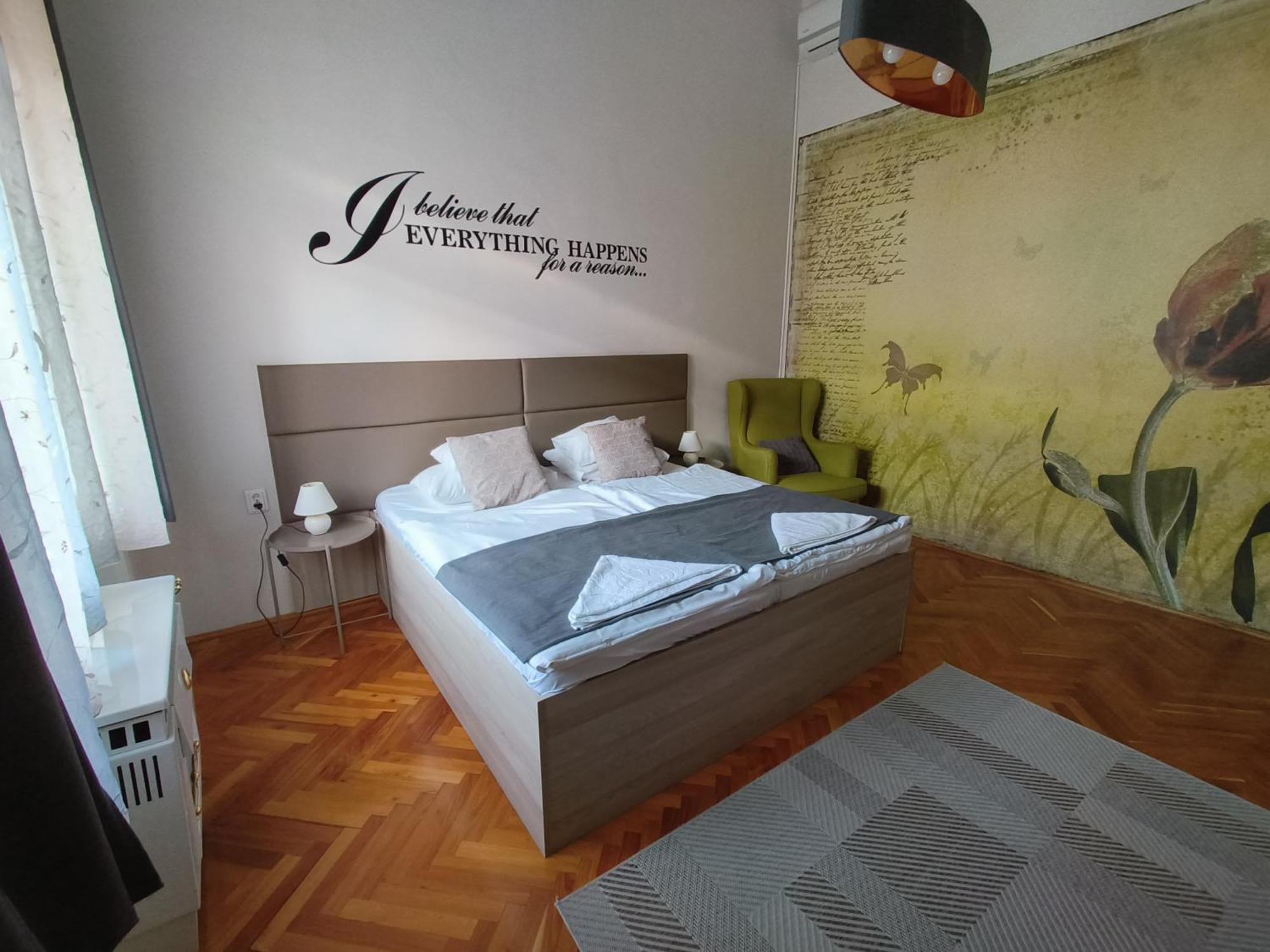 Pásti Centrál apartment. Debrecen Esterno foto