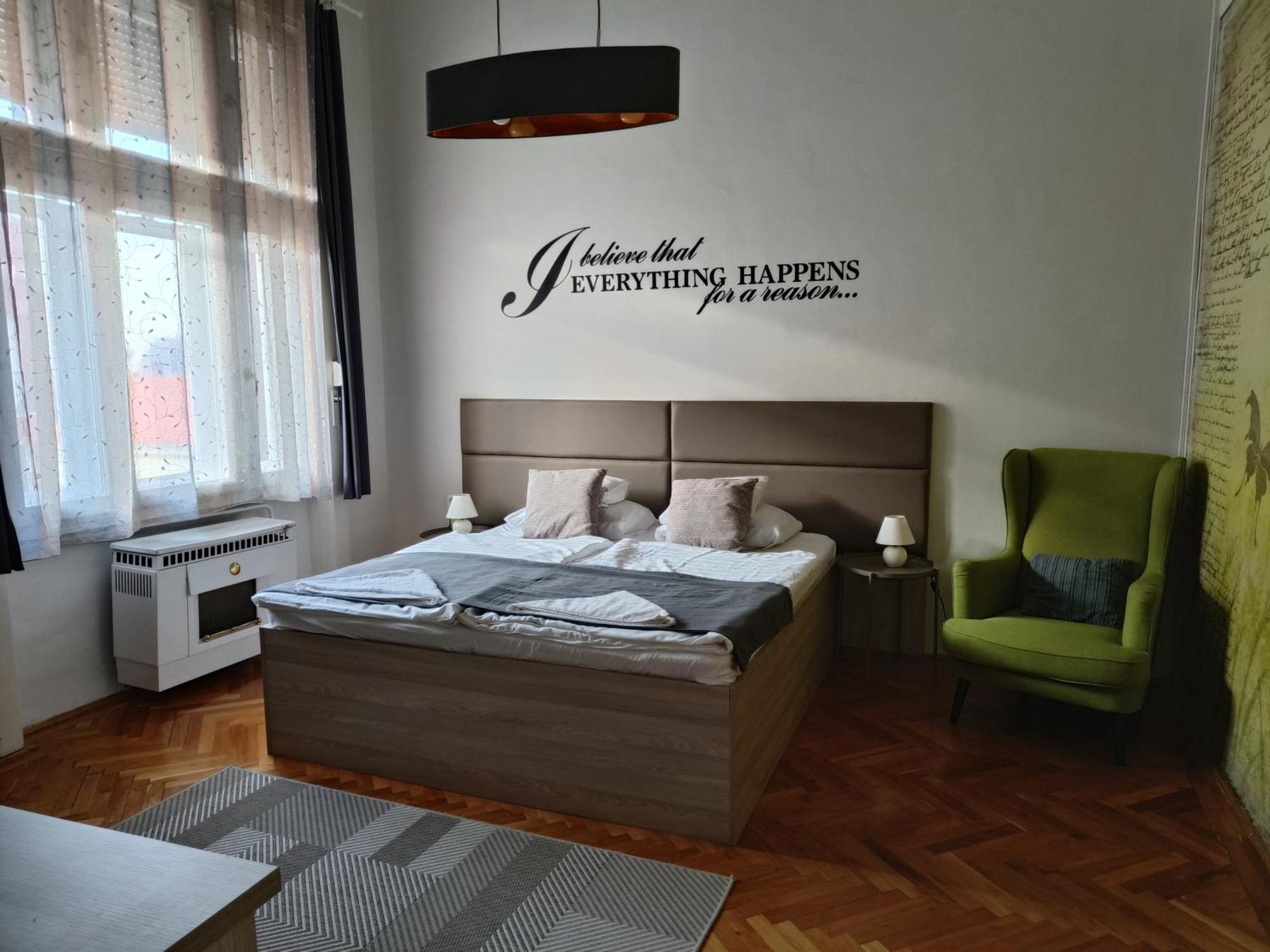 Pásti Centrál apartment. Debrecen Esterno foto