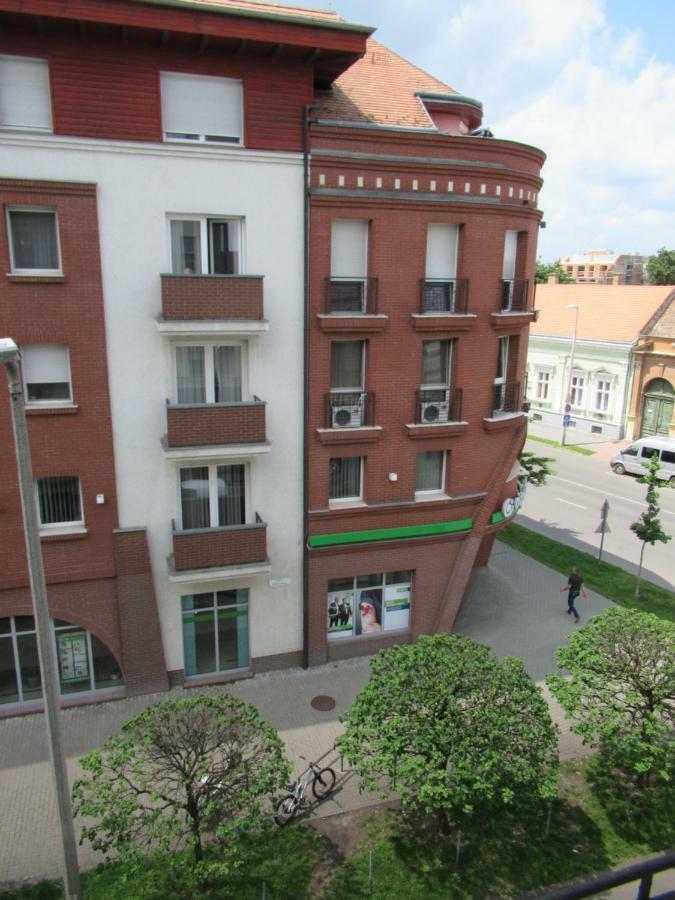 Pásti Centrál apartment. Debrecen Esterno foto